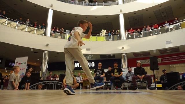 Gekon vs Archy | kidz 1x1 | 1:8 | TRUE WAVE 2 | ALMETYEVSK | 24 09 16 - #bboy #bgirl #breakdance смотреть онлайн