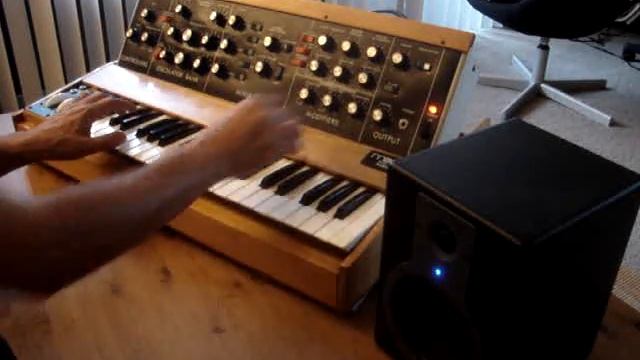Minimoog Model D mini Moog (original mini, not reissue) FAT смотреть онлайн