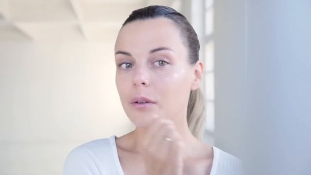 Glowing skin with Lumene Invisible Illumination смотреть онлайн