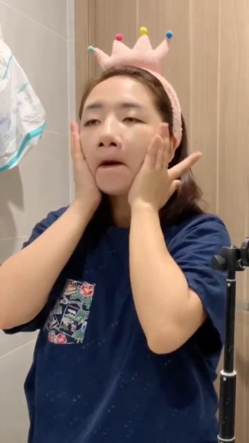 Mùa đông vẫn phải dùng kem chống nắng, xem nhé - | Review by Quyên #shorts смотреть онлайн