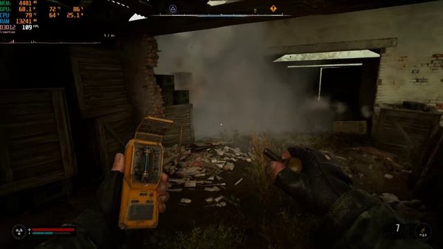 Ого как много коробок. Наверное тут куча лута!