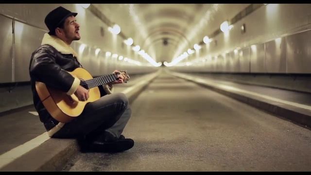 Uwe Bruns - Sur la lune @ nightflight смотреть онлайн