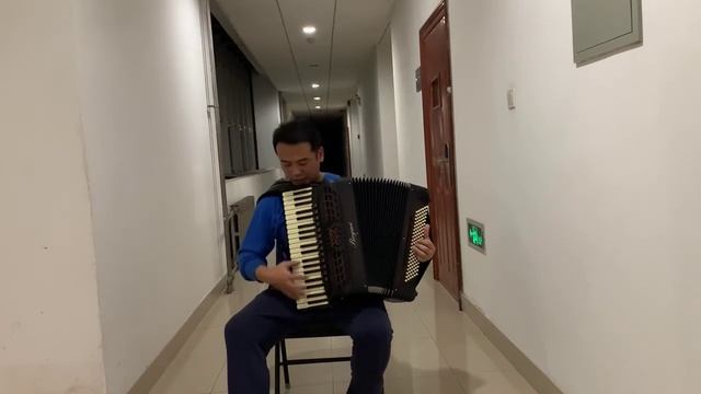 Weber“концерт” by Dong Liangfei смотреть онлайн