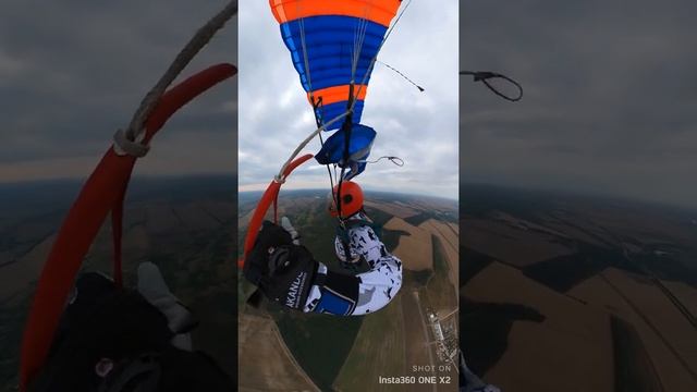 Прыжок с парашютом от 3го лица. insta360. смотреть онлайн