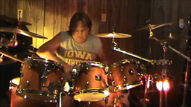 Jeff Rients doing the Buddy Rich Triplet смотреть онлайн