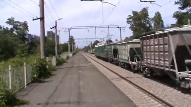 КАРАНТИН ЕЛЕКТРОВОЗ ВЛ80К-599 С ГРУЗОВОМ ПОЕЗД ПУТЬ СТАНЦІЯ КИІВСЬКА РУСАНОВКА ТИФОН СВИСТОК ГУДОК смотреть онлайн