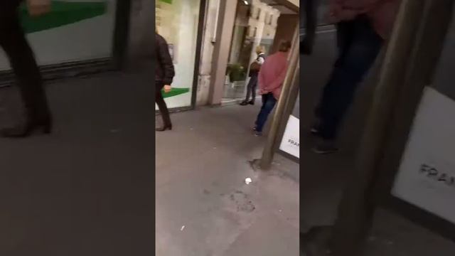 Антиквар и рынки Парижа смотреть онлайн