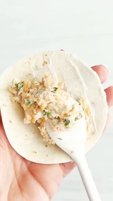 Mini Air Fryer Chicken Taquitos🤤🤤🤤#viral #shorts #shortsvideo #foodie смотреть онлайн