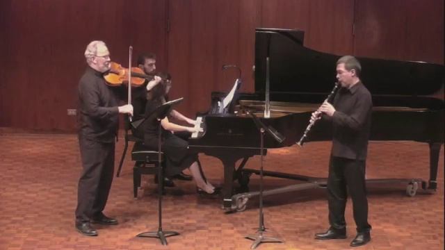 Fantasy Piece for viola, clarinet and piano by Christian Ellenwood смотреть онлайн