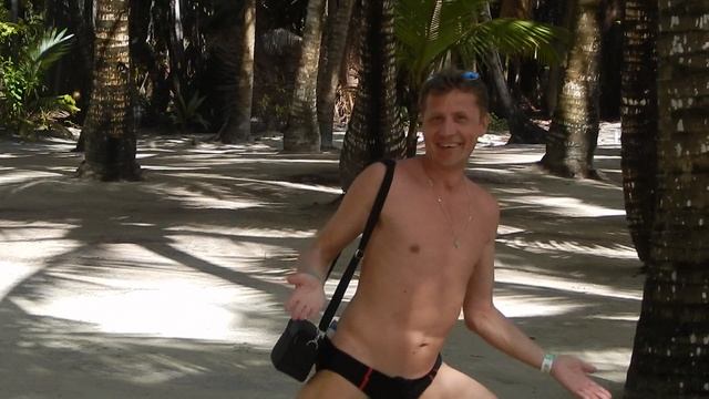 Кое-кто накатил рому и пустился в пляс!Грязные танцы на Прекрасном острове Саона!