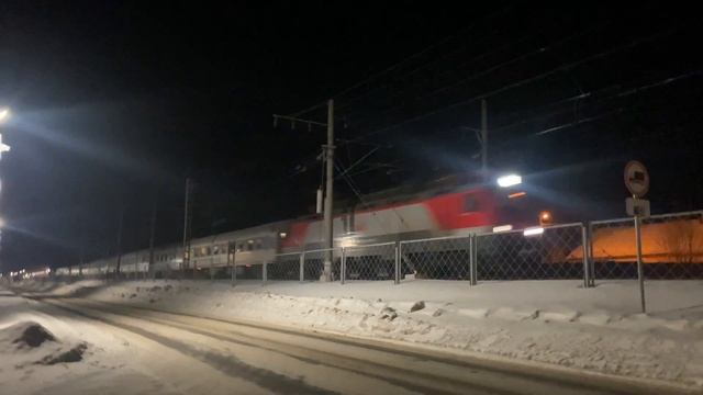 Приветливый! ЭП20-010 с поездом 748А Невский Экспресс Москва - Санкт Петербург смотреть онлайн
