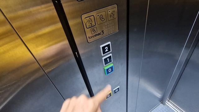 MP hydraulic elevator @ Hotel Hanul Bran,Bran,Romania смотреть онлайн