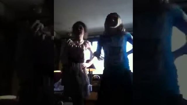 The gummy bear dance (Spanish ) смотреть онлайн