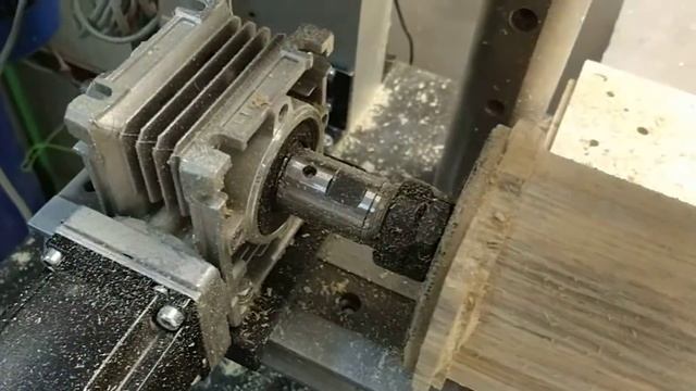 Поворотная ось из червячного редуктора. смотреть онлайн