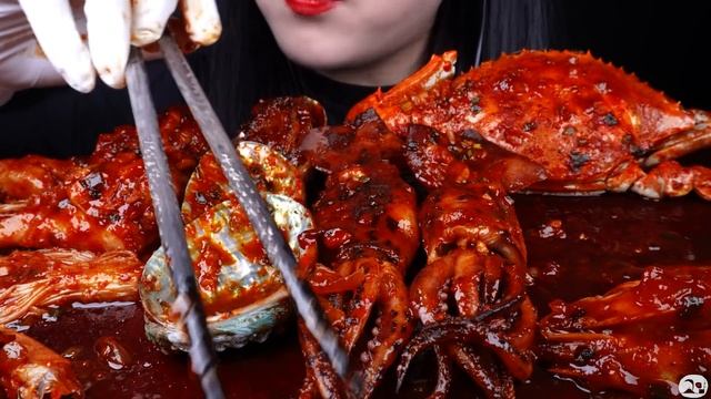 ASMR SPICY SEAFOOD, 해물찜 먹방, SPICY ENOKI MUSHROOM, SPICY CHICKEN, CRAB, SQUID, SHRIMP, 버섯 먹방 MUKBANG смотреть онлайн