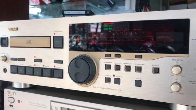 DAT TEAC R-9 (Lh:0888.62.8181) смотреть онлайн