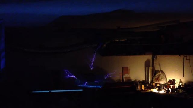 тесла малютка жжет смотреть онлайн