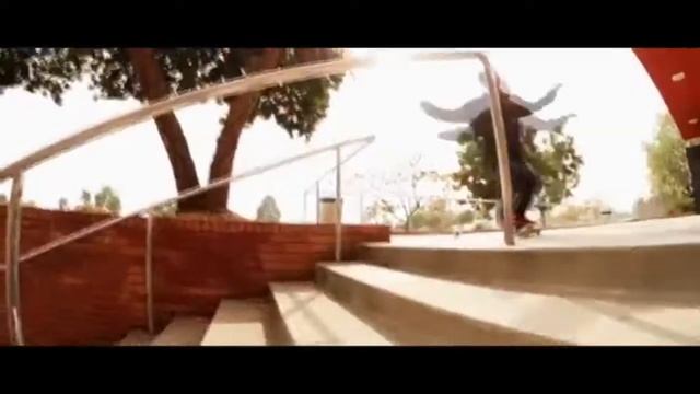 Kelvin Hoefler - New Year Skateboarding 2018 смотреть онлайн