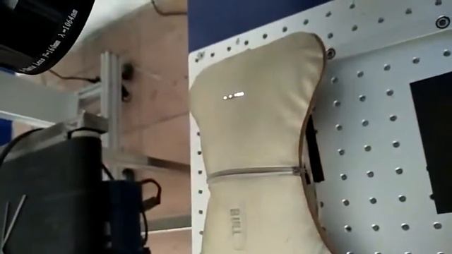 Static 20W Fiber Laser Marking Machine For Leather смотреть онлайн