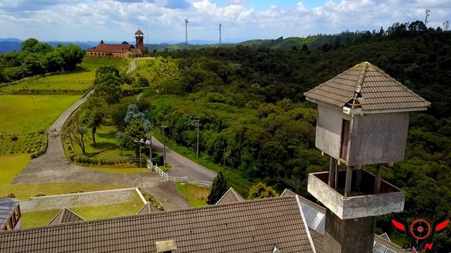 Estrada para pico do Itapeva visto por um drone em campos do Jordão смотреть онлайн