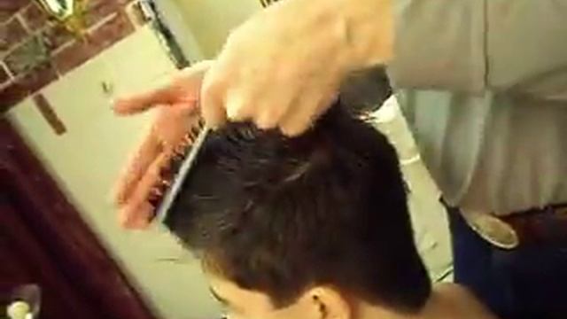 Boys haircut Fauxhawk.AVI смотреть онлайн