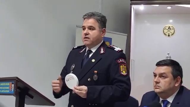 Cum funcționează un detector de fum - colonel Dan Decebal Muraru смотреть онлайн