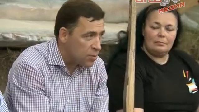 Евгений Куйвашев поздравил свердловских стройотрядовцев с юбилеем фестиваля 