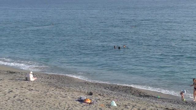 ПЛЯЖ ТОСМУР АЛАНЬЯ 20 МАЯ РАЙОН ОТЕЛЯ DIAMOND смотреть онлайн