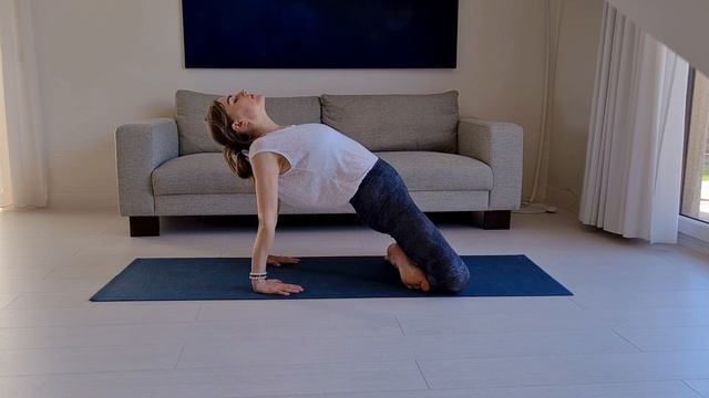 Ryto joga. Švelni 10min kūno tempimo praktika. смотреть онлайн