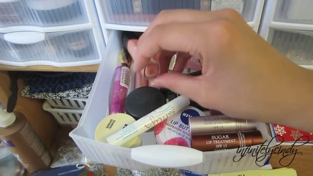 College Makeup Collection (Makeup I Brought To College) смотреть онлайн