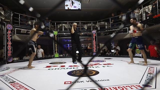 Горбаков Порчо vs Хутов Мухамед смотреть онлайн