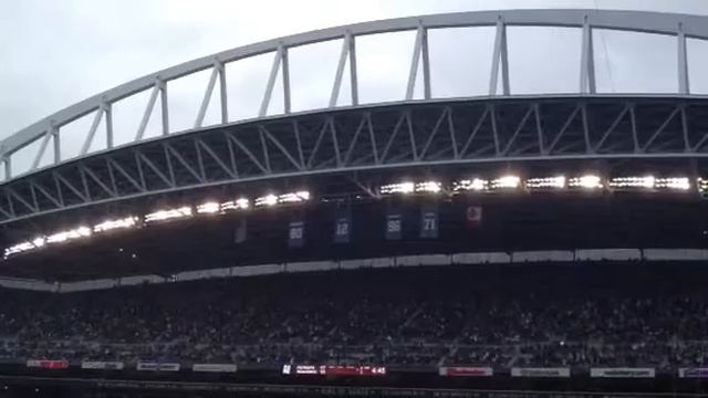 Cortez Kennedy's flag unveiled at CenturyLink смотреть онлайн