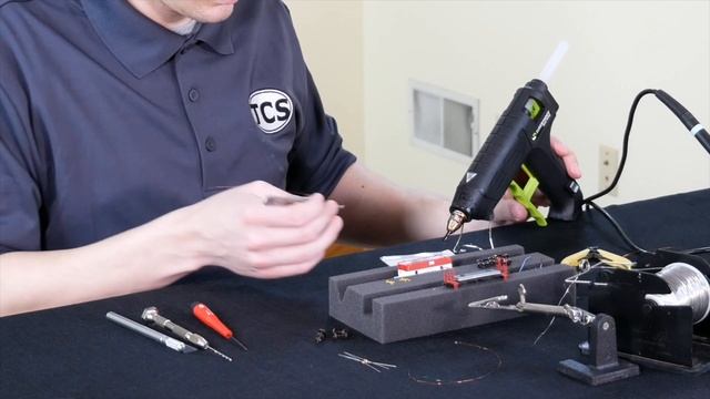 N Scale Caboose Lights and Keep Alive® (Part 1) | Installation Companion смотреть онлайн