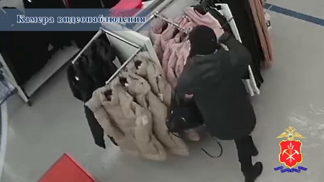 В Прокопьевске полицейские задержали злоумышленницу, которая совершила 5 краж в магазине смотреть онлайн