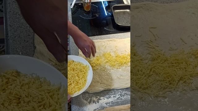 хлеб,сыр,чеснок