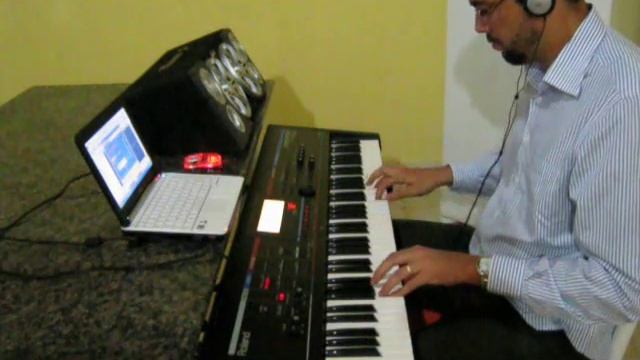 Brass - Roland Juno Stage Improvision смотреть онлайн