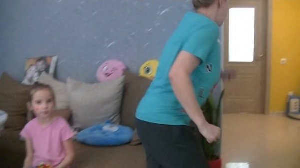 Полина и мама веселые соревнования и челлендж