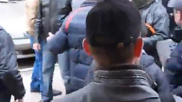 Захват горотдела милиции в городе Славянск 12 апреля 2014 смотреть онлайн
