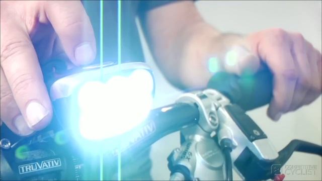 Competitive Cyclist Reviews the Light & Motion Seca 900 Ultra Light смотреть онлайн