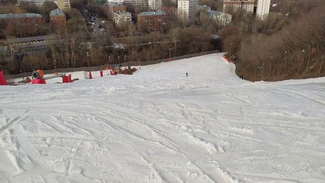 первое марта. Первый весенний спуск на лыжах смотреть онлайн