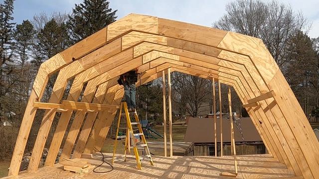 Animal Barn - Part 9; Raising Hand Built Gambrel Rafters смотреть онлайн