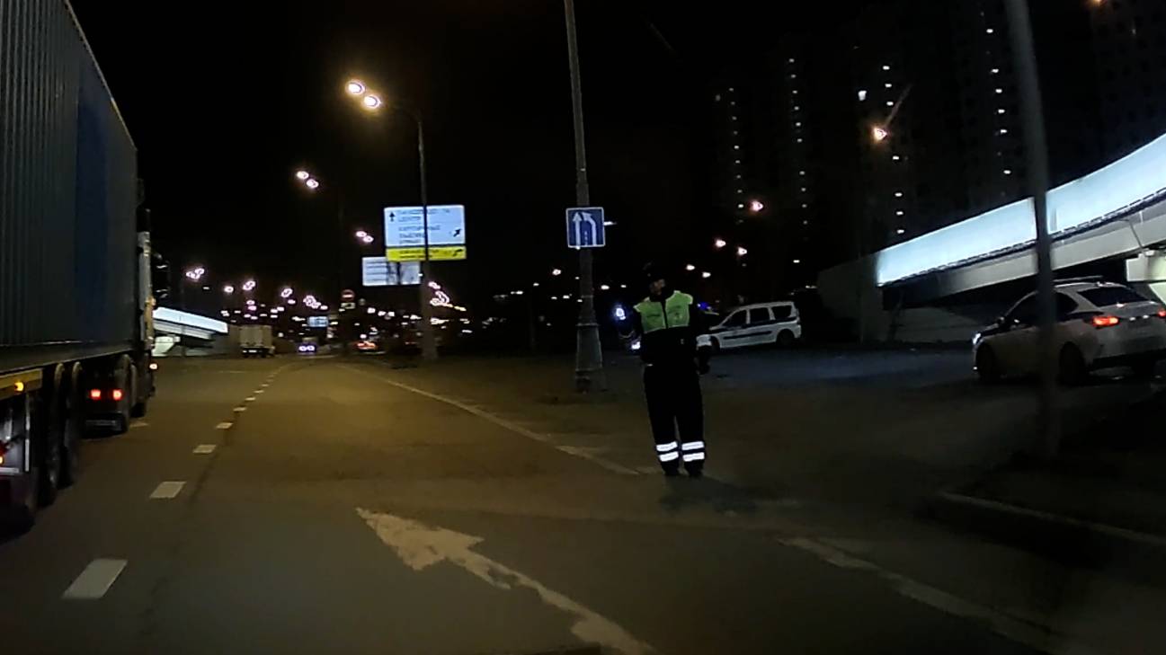 Документы на машину не покажу. Смотреть до конца. ГАИ ЮАО. смотреть онлайн