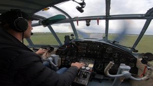 Взлет самолета Ан-2 из кабины пилотов