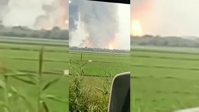 Взрывы в Крыму, Джанкойский район. Детонирует склад боеприпасов, сильные взрывы. смотреть онлайн