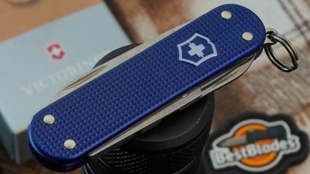 Многопредметный нож Victorinox Night Dive 0.6221.222G смотреть онлайн