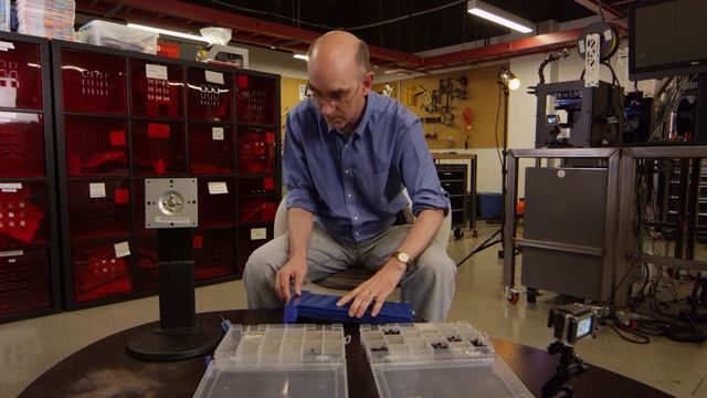 3-in-1 Dock for Surface Pro From the Microsoft Garage смотреть онлайн