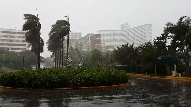 Irma Hurricane La Havana. Nacional hotel Cuba смотреть онлайн