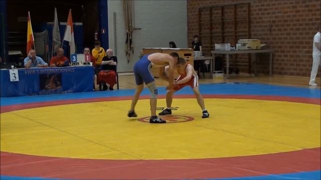 34th KWIK International, Belgium: Lee McKeown (Red) V Pascal Latz (Blue) смотреть онлайн