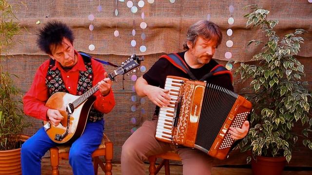 Scottish accordion tunes - Louis's waltz and Margaret's Waltz смотреть онлайн