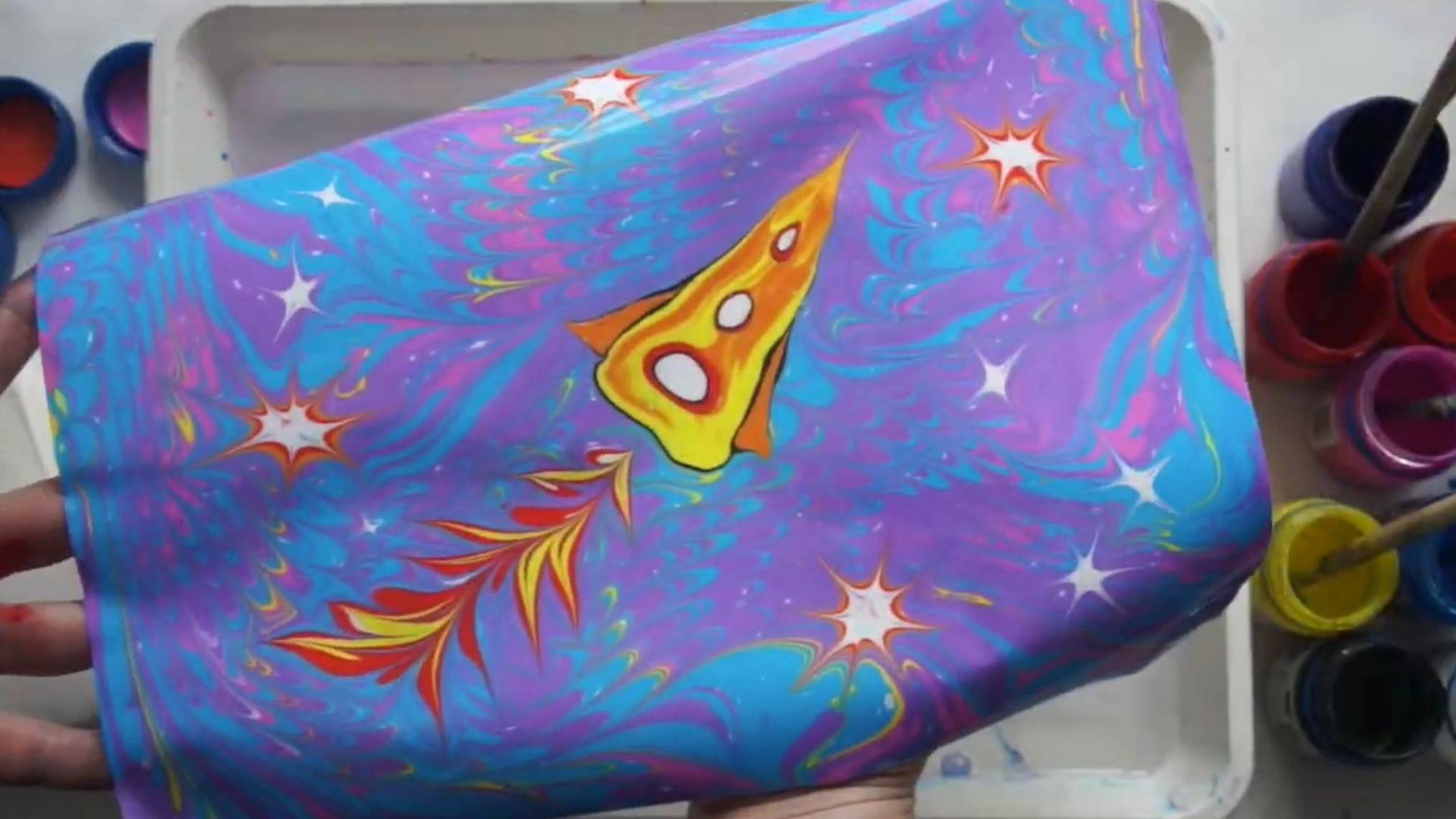 Рисуем космос на воде! смотреть онлайн